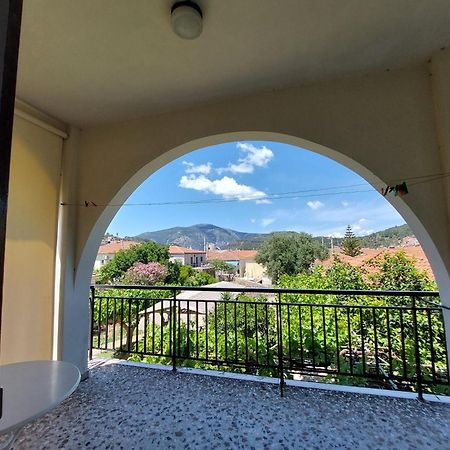Lourantos Studios & Apartments Vathy  Bagian luar foto