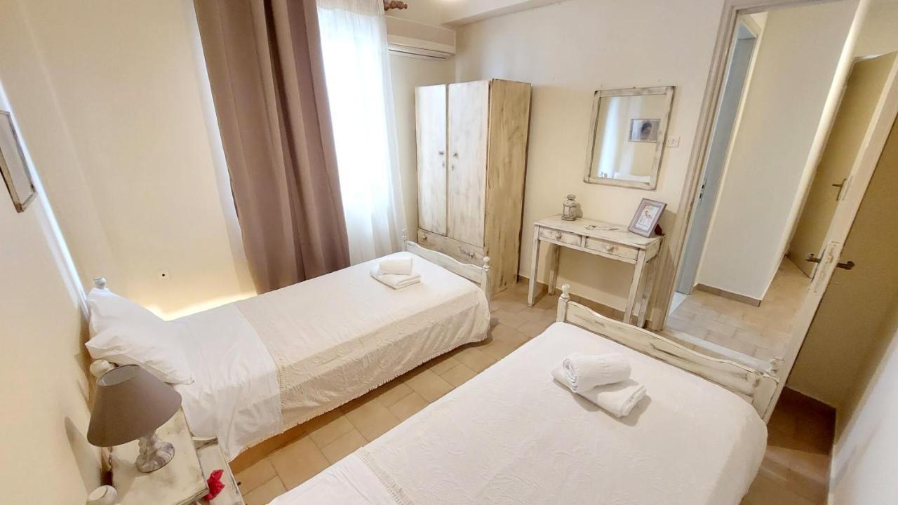 Lourantos Studios & Apartments Vathy  Bagian luar foto