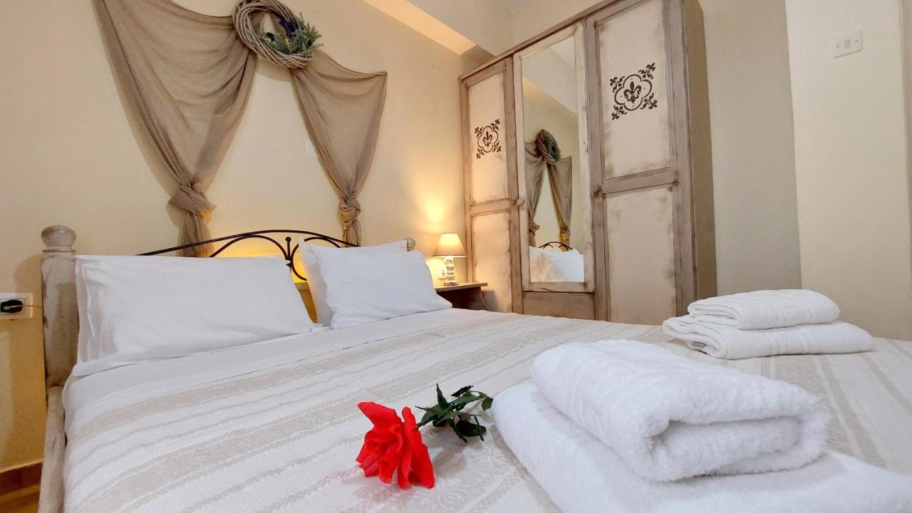 Lourantos Studios & Apartments Vathy  Bagian luar foto