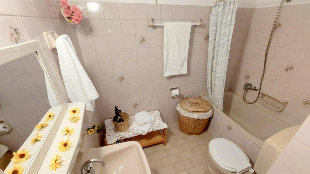Lourantos Studios & Apartments Vathy  Bagian luar foto