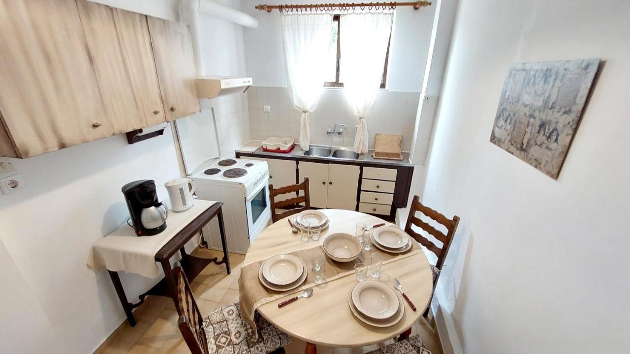 Lourantos Studios & Apartments Vathy  Bagian luar foto