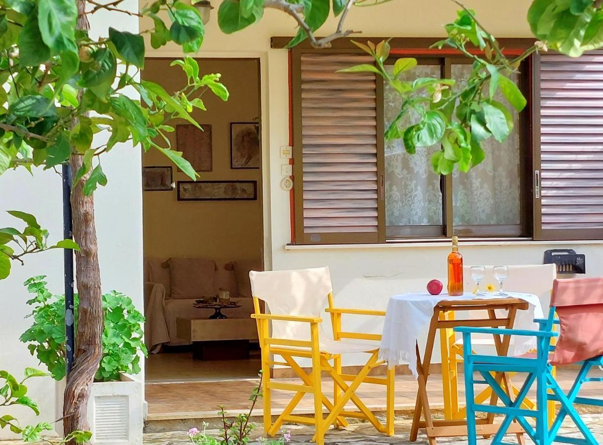 Lourantos Studios & Apartments Vathy  Bagian luar foto