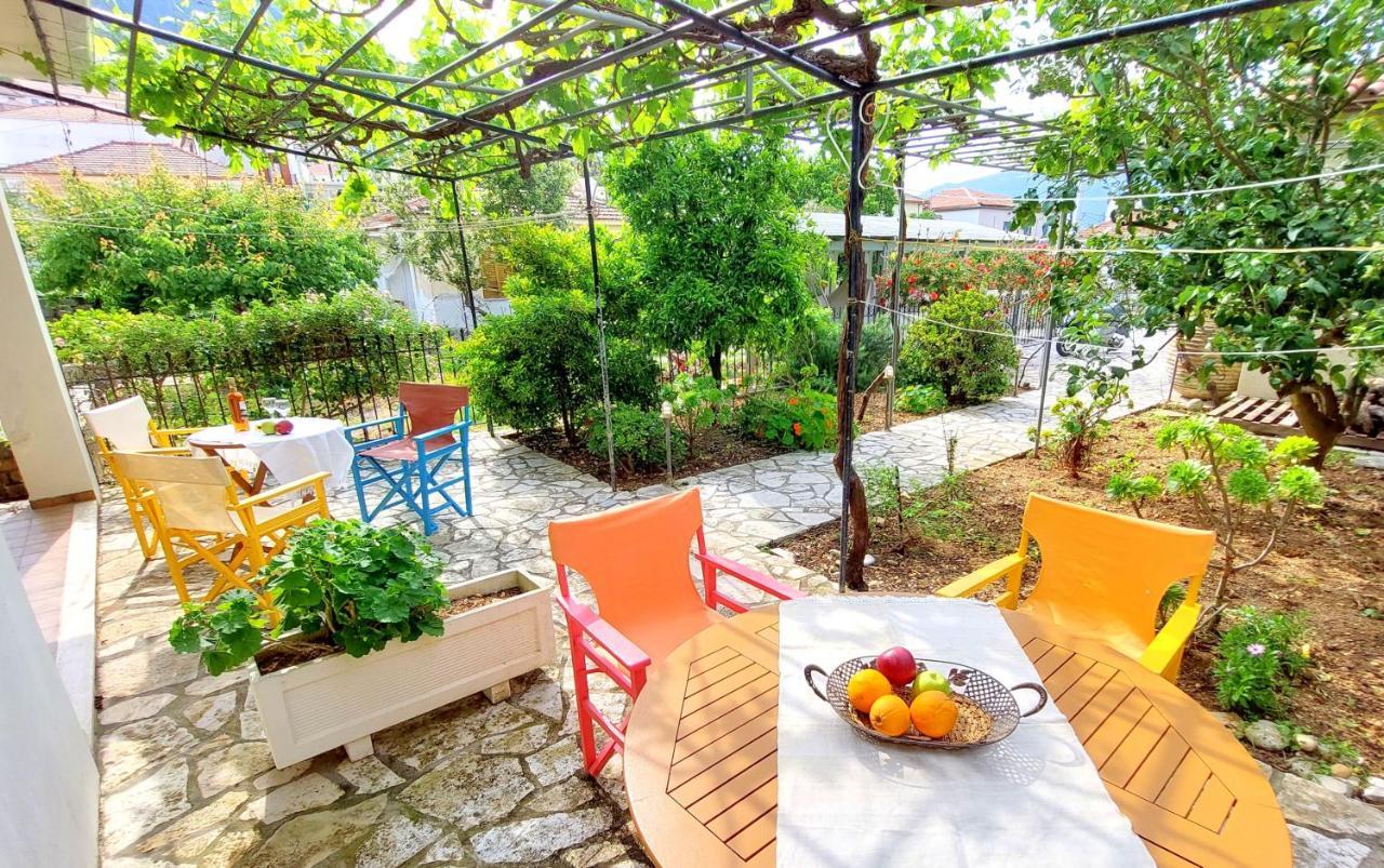 Lourantos Studios & Apartments Vathy  Bagian luar foto