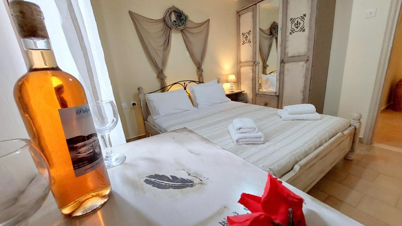 Lourantos Studios & Apartments Vathy  Bagian luar foto