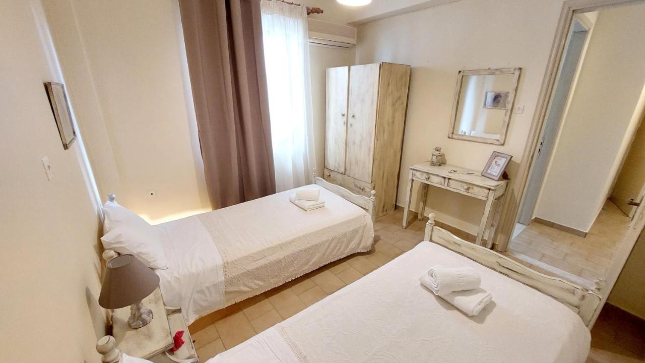 Lourantos Studios & Apartments Vathy  Bagian luar foto