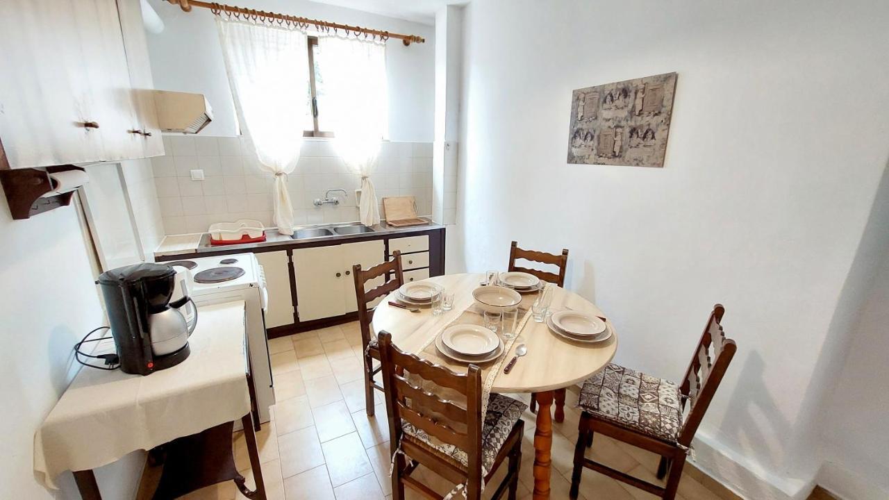 Lourantos Studios & Apartments Vathy  Bagian luar foto