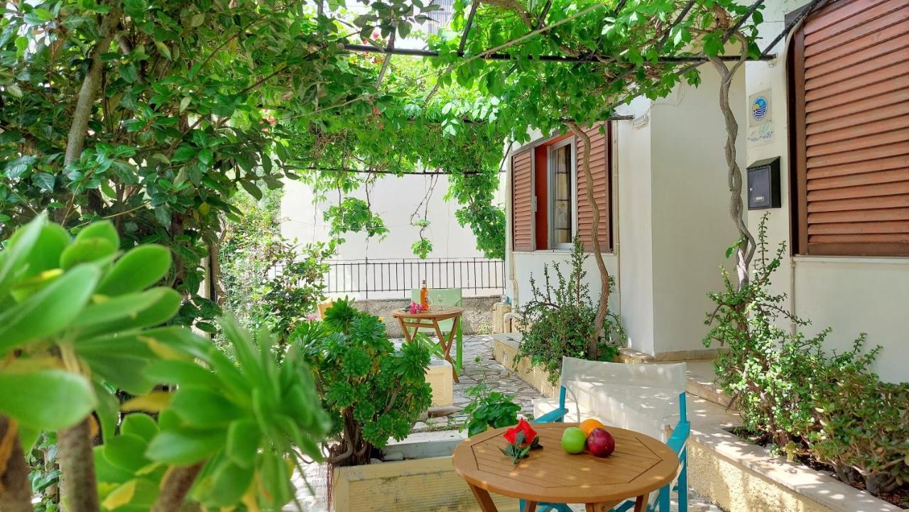 Lourantos Studios & Apartments Vathy  Bagian luar foto