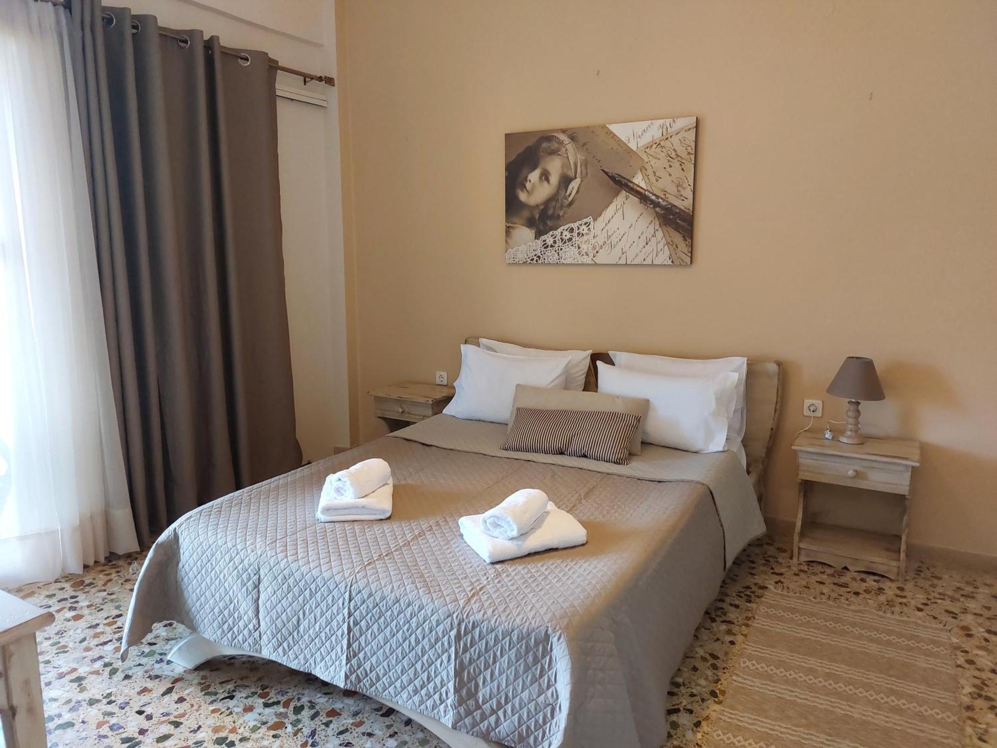 Lourantos Studios & Apartments Vathy  Bagian luar foto
