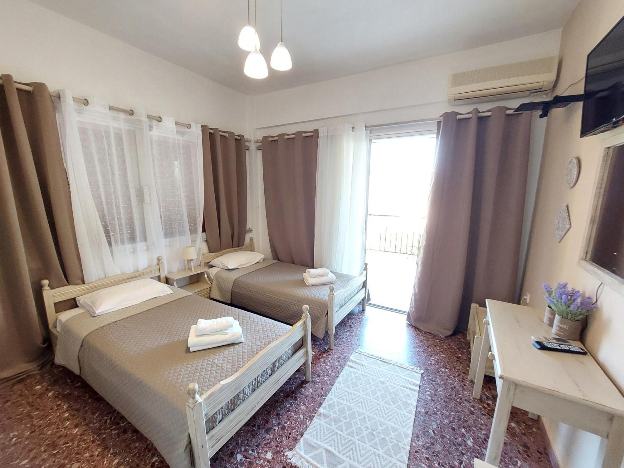 Lourantos Studios & Apartments Vathy  Bagian luar foto