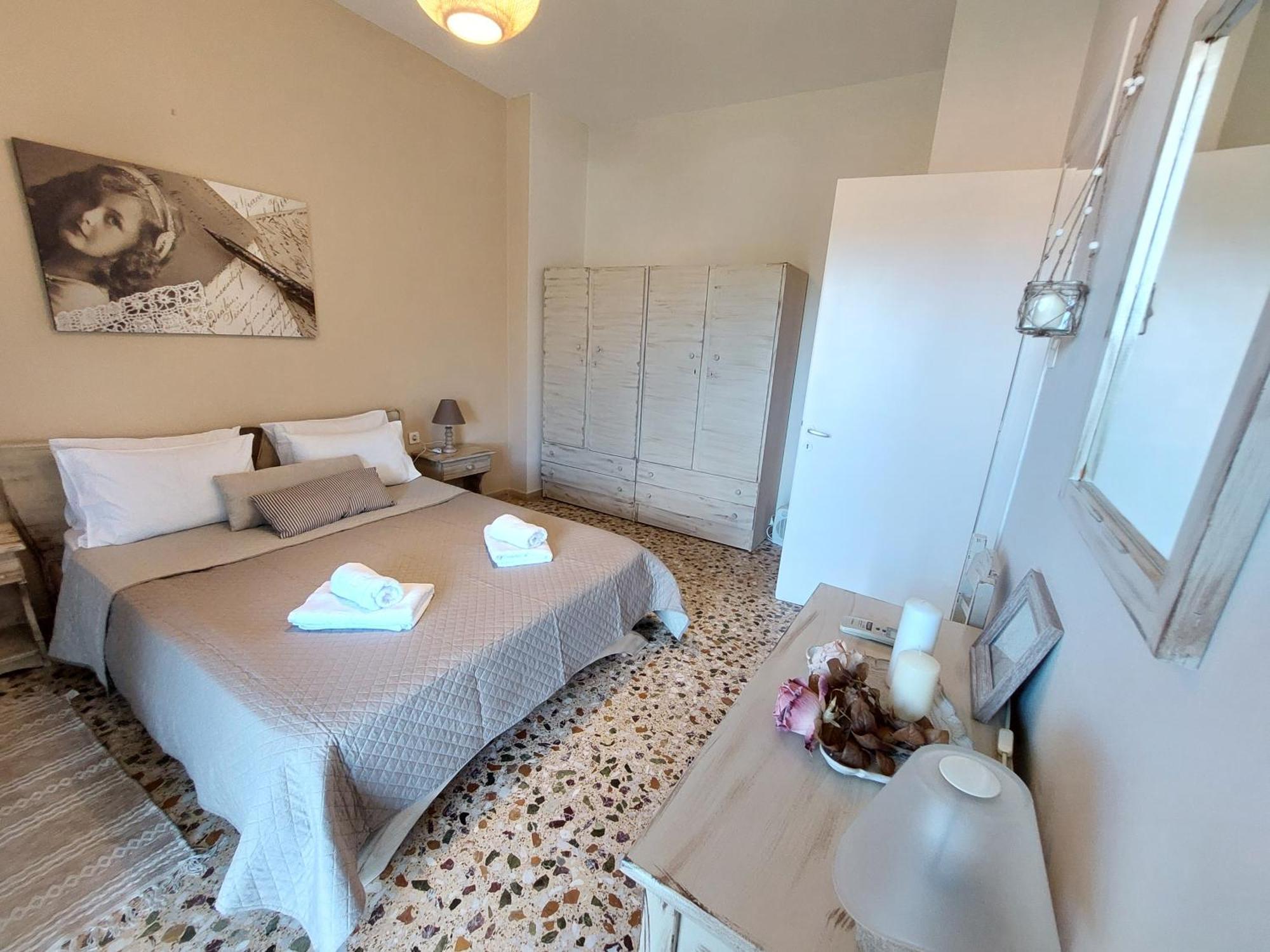 Lourantos Studios & Apartments Vathy  Bagian luar foto
